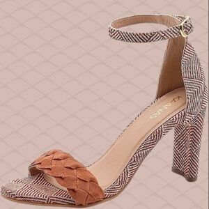 NWOT Kaanas ‘Ordu’ Printed Block Heel Braided Sandal in “Brick” Red Size 10